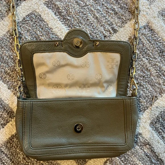 Tory Burch small crossbody purse - Picture 3 of 3
